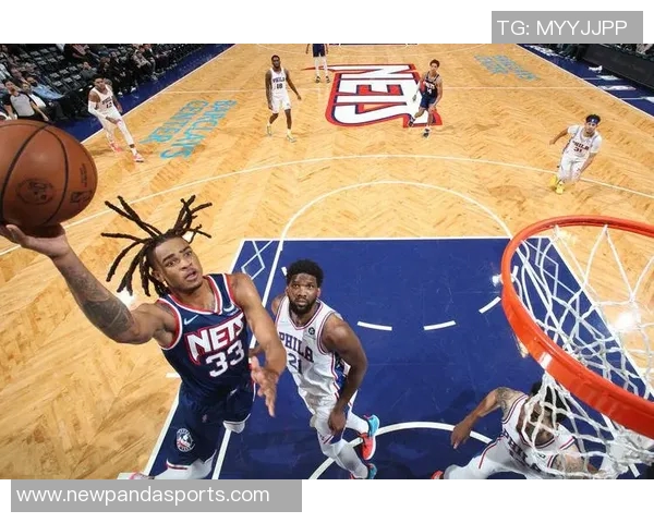 克拉克斯顿半场表现惊艳7中5贡献11分8板5助正负值高达22 克拉克斯顿半场表现惊艳7中5贡献11分8板5助正负值高达22